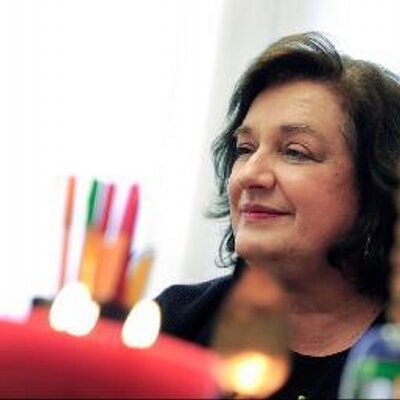 15f9d5cca304d55aecabcafe60b3f692_400x400