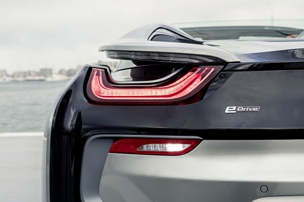 P90301817_lowRes_bmw-i8-roadster-04-2