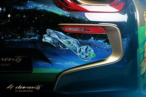 P90337891_lowRes_bmw-i8-roadster-4-el