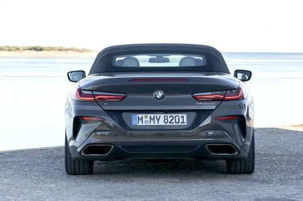 P90343215_lowRes_the-new-bmw-m850i-xd
