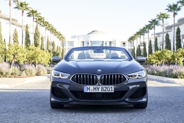 P90343222_lowRes_the-new-bmw-m850i-xd