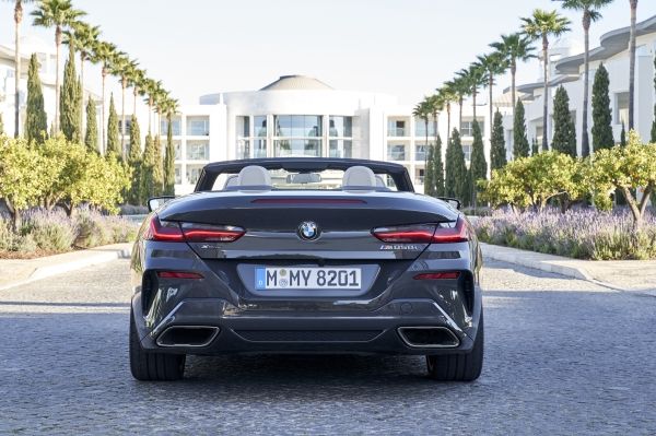 P90343226_lowRes_the-new-bmw-m850i-xd