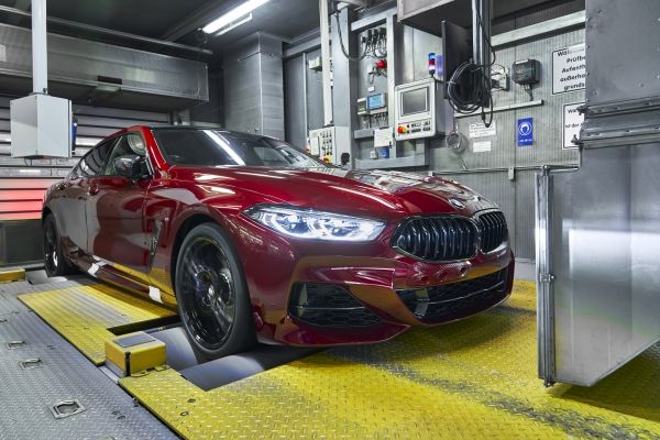 P90356997_lowRes_the-new-bmw-8-series