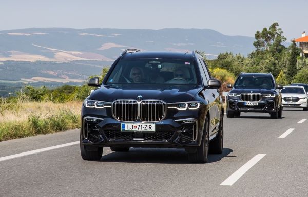 P90357886_lowRes_the-x7--the-7-bmw-cs