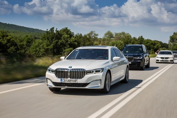 P90357889_lowRes_the-x7--the-7-bmw-cs