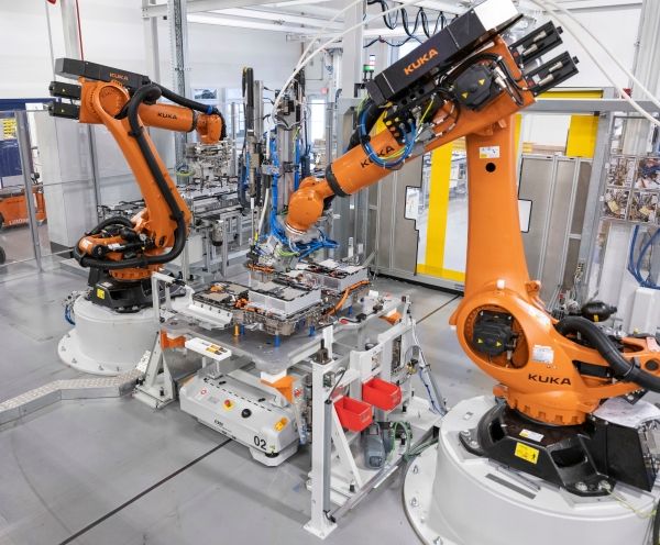 P90361306_lowRes_battery-assembly-for