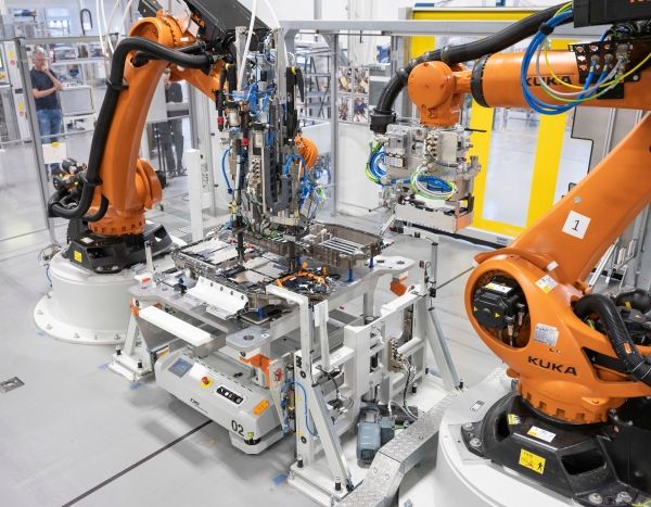 P90361308_lowRes_battery-assembly-for